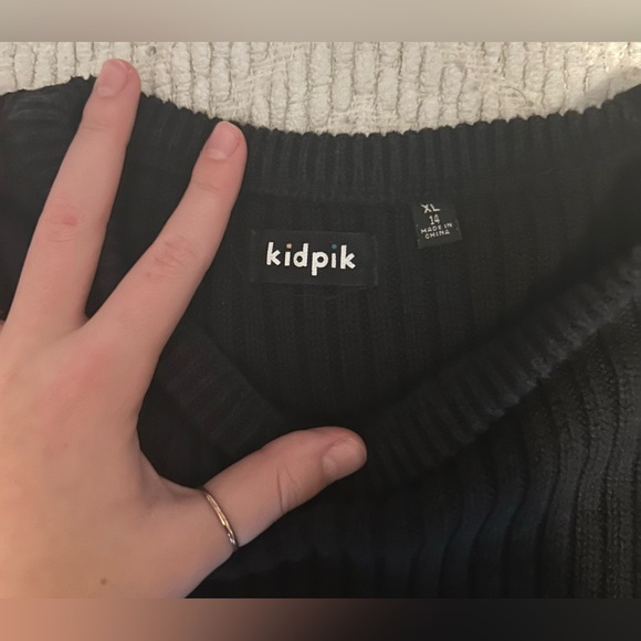 Black And White Tight Fitting Shirt. Sleeves Go Down To About The Elbows. - Picture 2 of 4